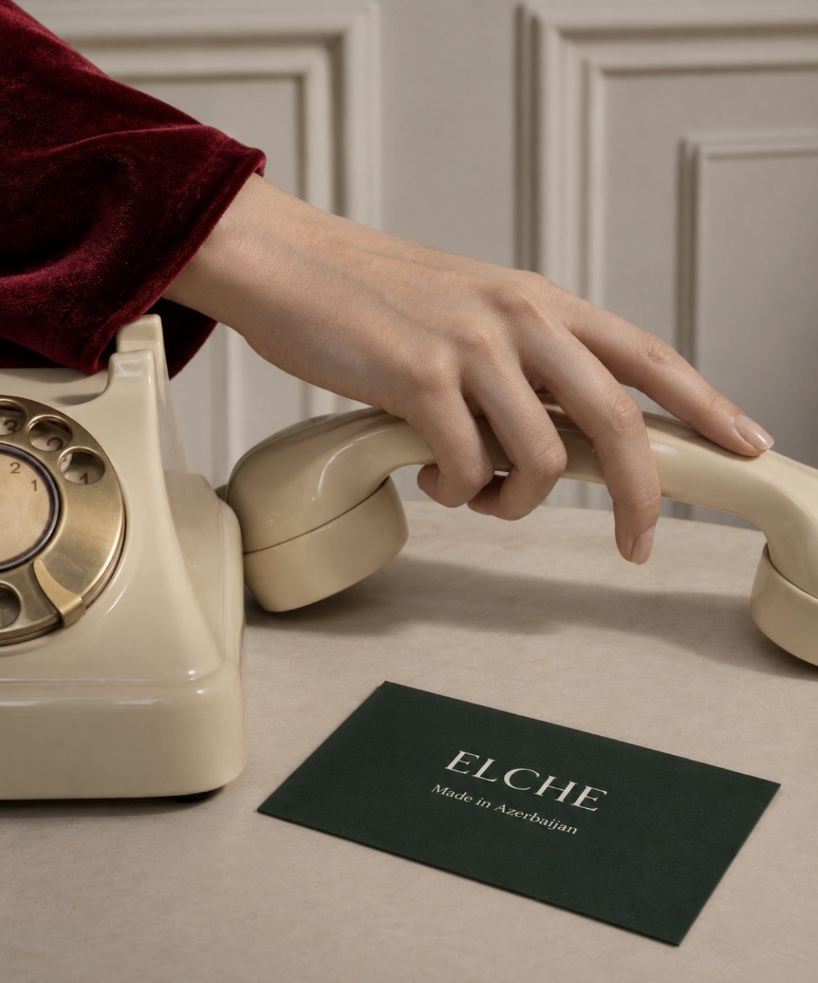 Telefon dəstəyi və ELCHE vizit kartı